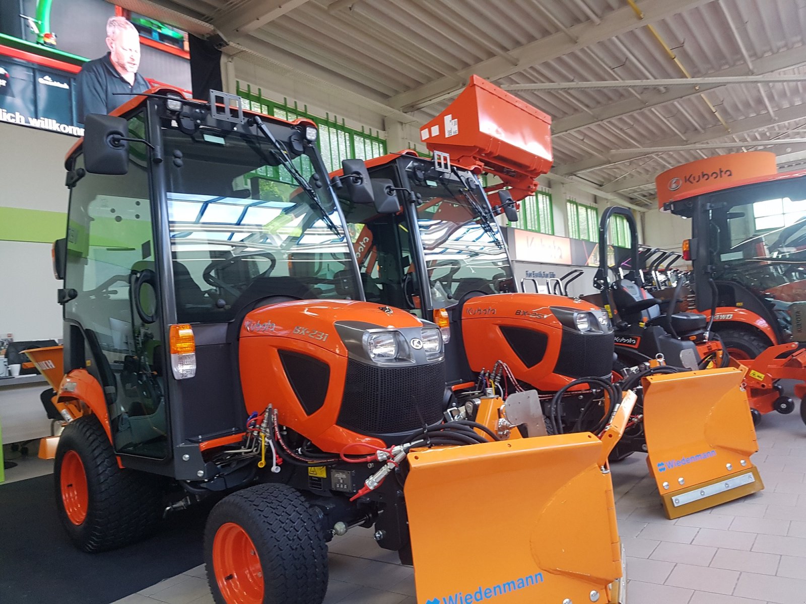 Kommunaltraktor tip Kubota BX231 CAB, Neumaschine in Olpe (Poză 3)