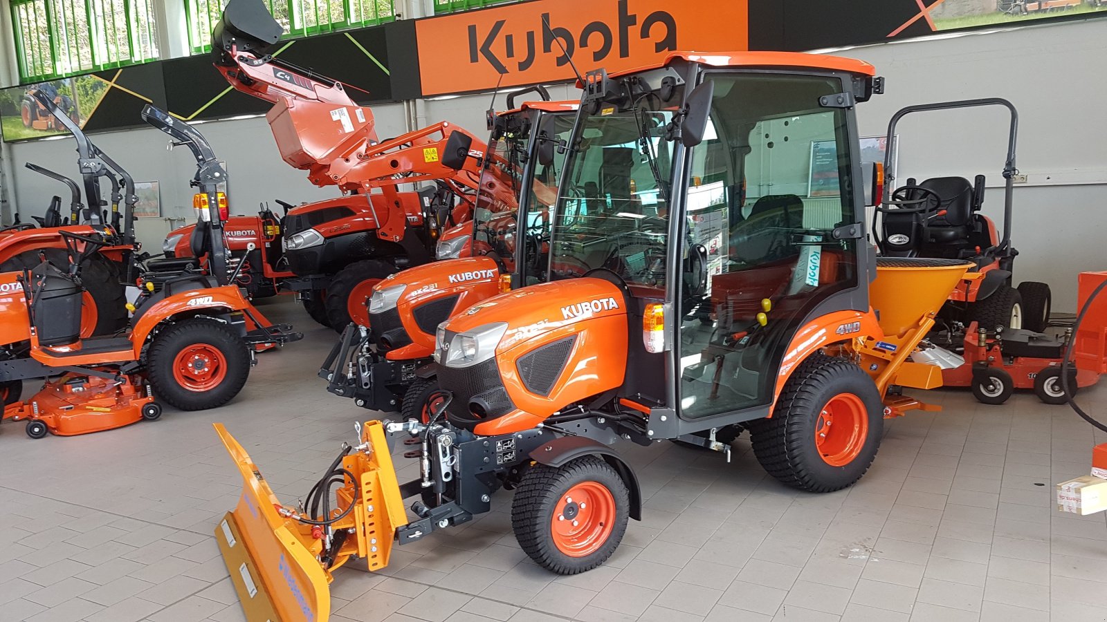 Kommunaltraktor tip Kubota BX231 Winterdienstpaket, Neumaschine in Olpe (Poză 2)