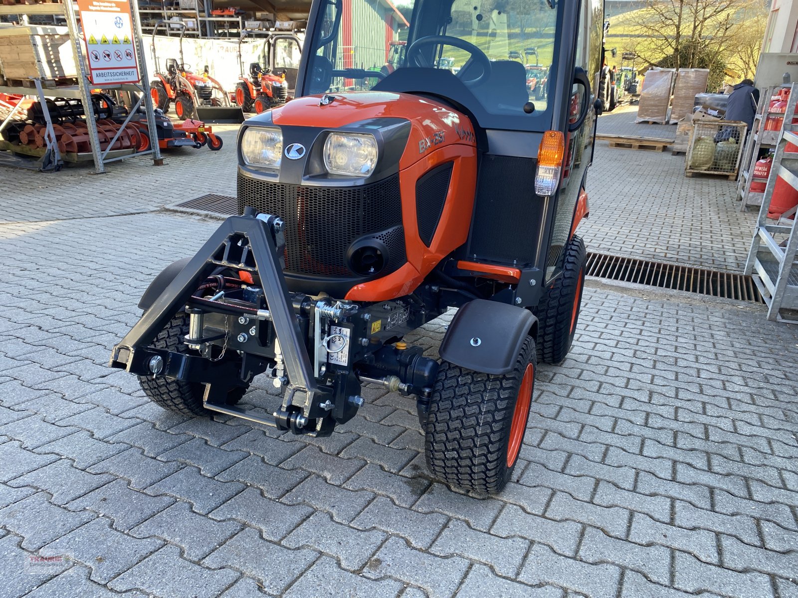 Kommunaltraktor of the type Kubota BX261 CAB, Neumaschine in Mainburg/Wambach (Picture 4)