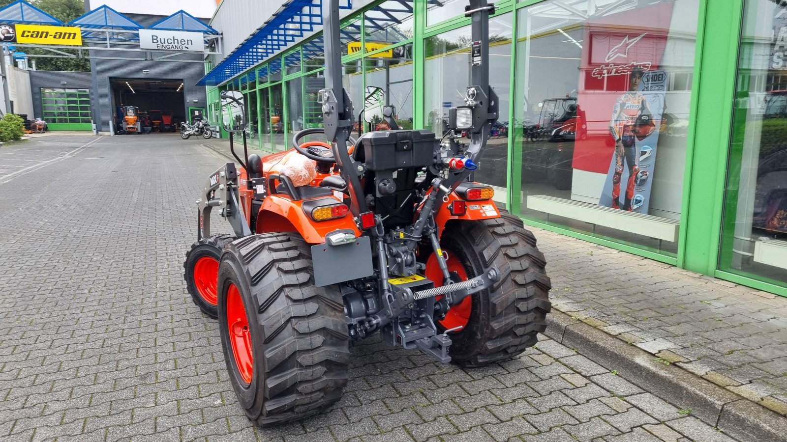 Kommunaltraktor of the type Kubota EK1-261 Frontlader, Neumaschine in Olpe (Picture 7)