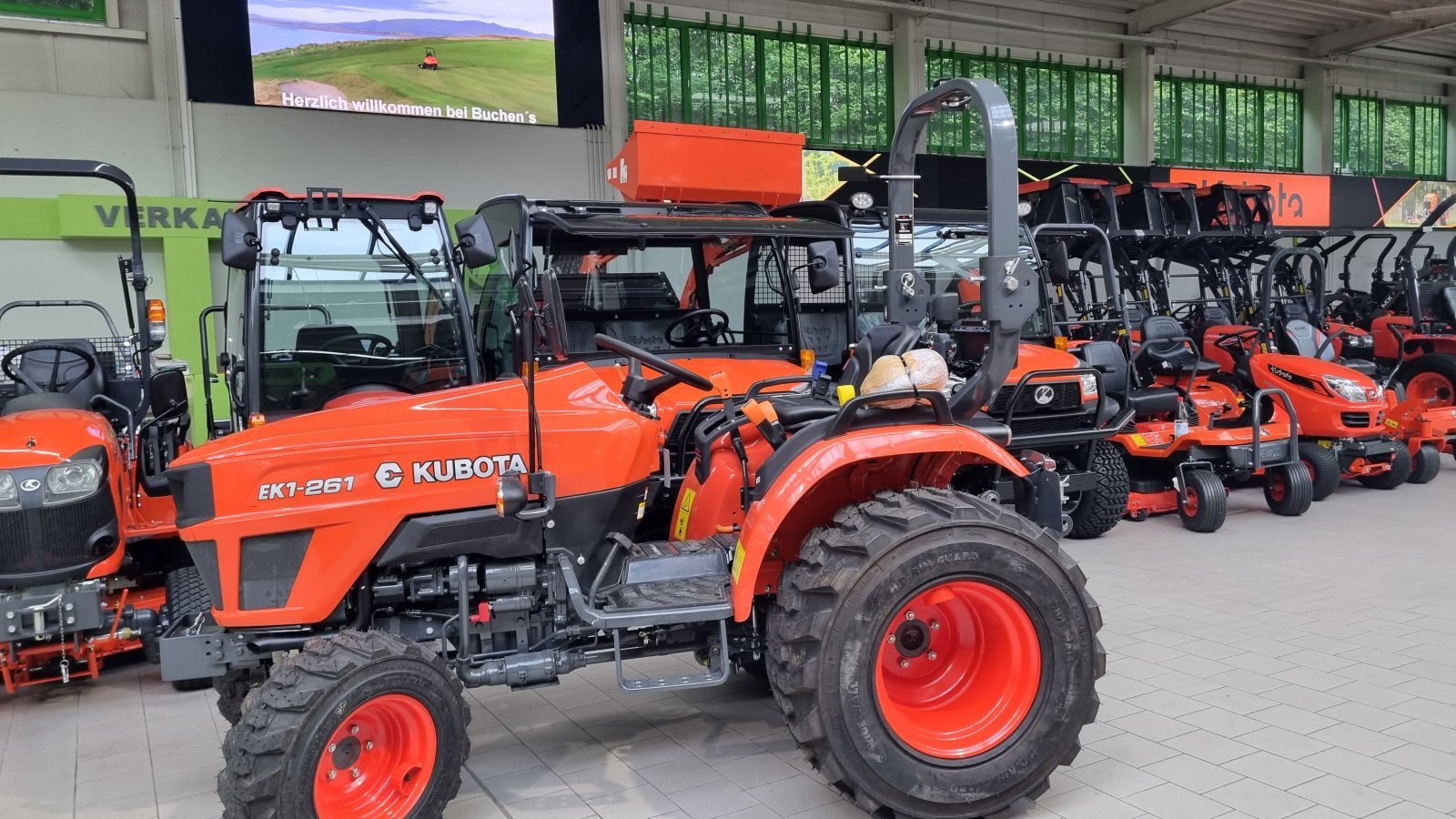 Kommunaltraktor of the type Kubota EK1-261, Neumaschine in Olpe (Picture 5)