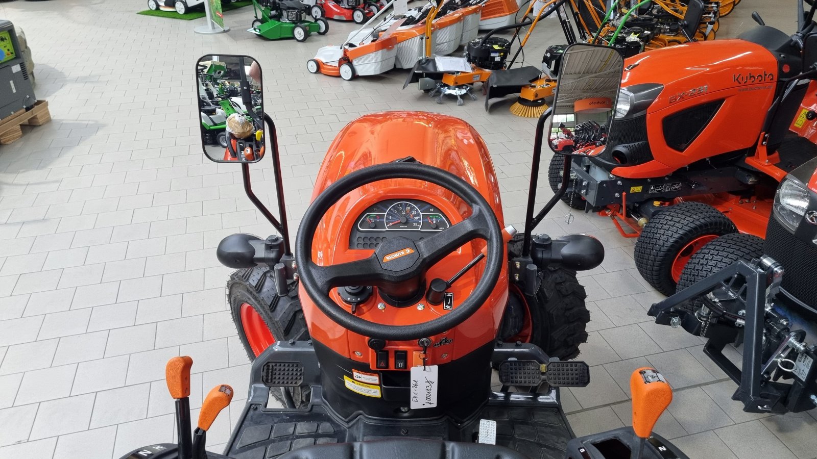 Kommunaltraktor des Typs Kubota EK1-261, Neumaschine in Olpe (Bild 7)