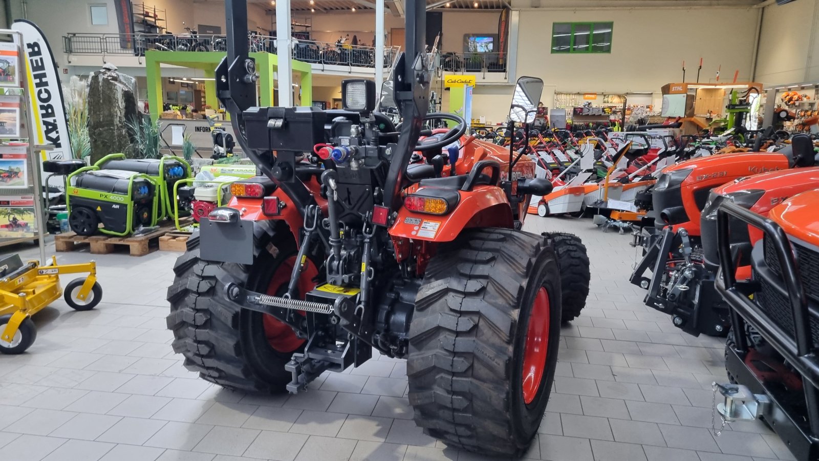 Kommunaltraktor of the type Kubota EK1-261, Neumaschine in Olpe (Picture 10)