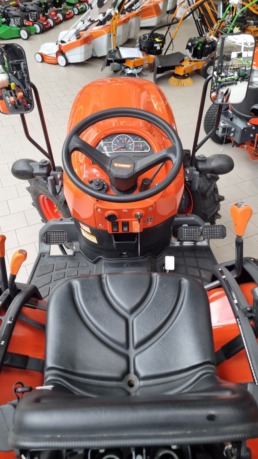 Kommunaltraktor του τύπου Kubota EK1-261, Neumaschine σε Olpe (Φωτογραφία 10)