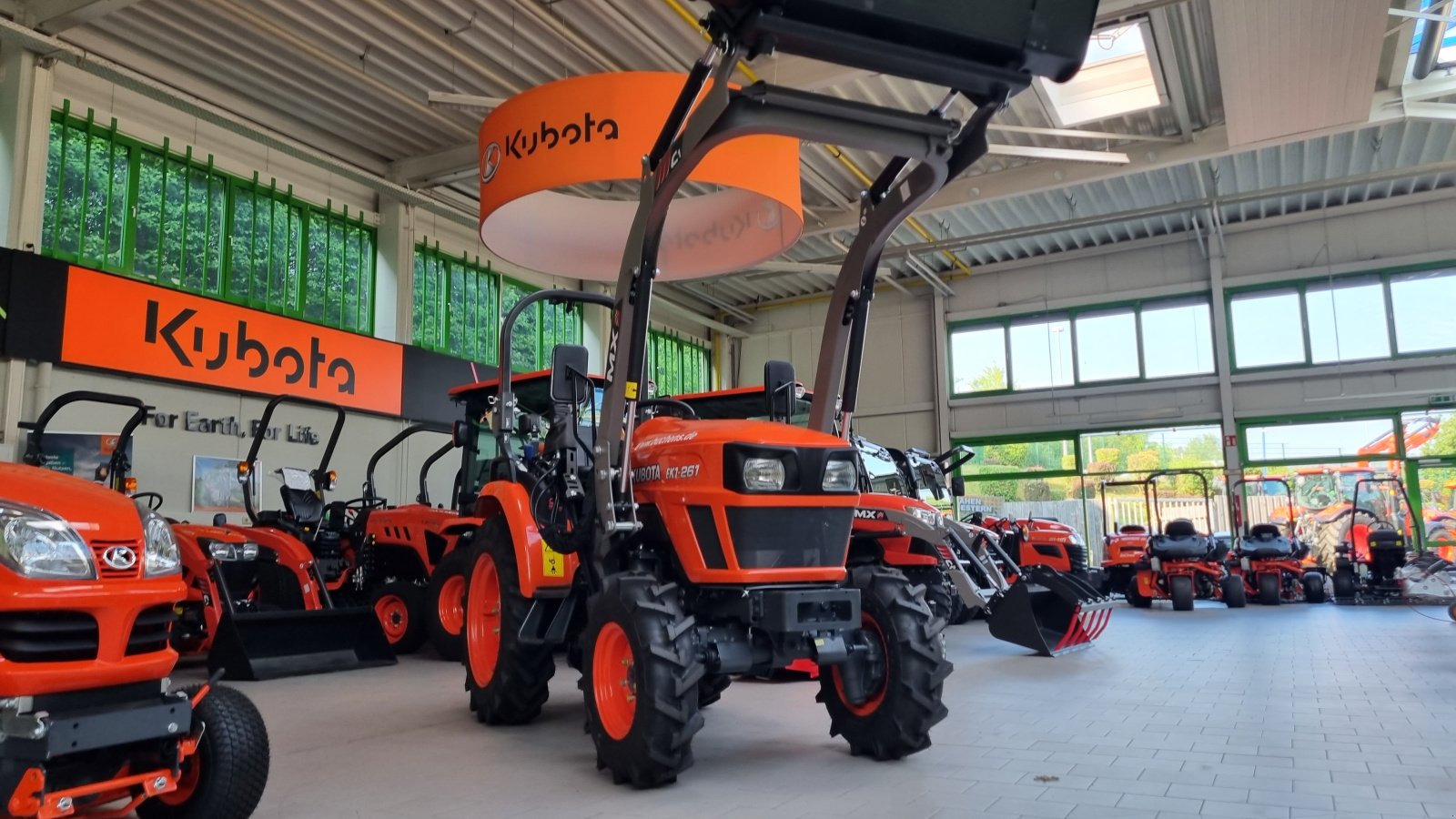 Kommunaltraktor of the type Kubota EK1-261, Neumaschine in Olpe (Picture 13)