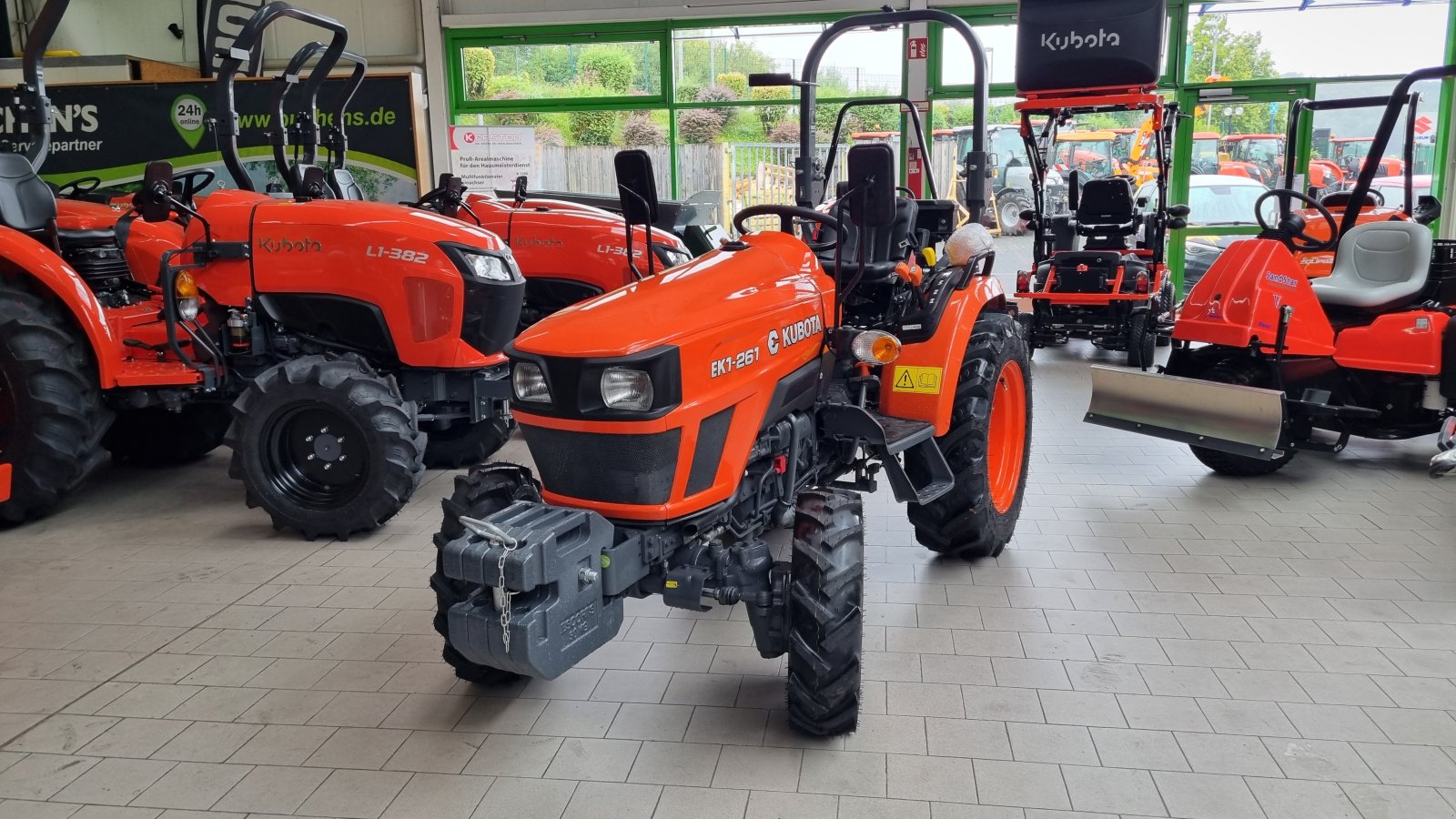 Kommunaltraktor typu Kubota EK1-261, Neumaschine v Olpe (Obrázek 2)