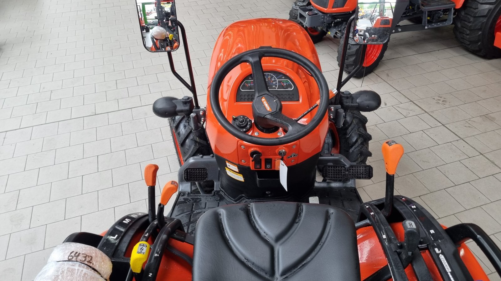 Kommunaltraktor του τύπου Kubota EK1-261, Neumaschine σε Olpe (Φωτογραφία 3)