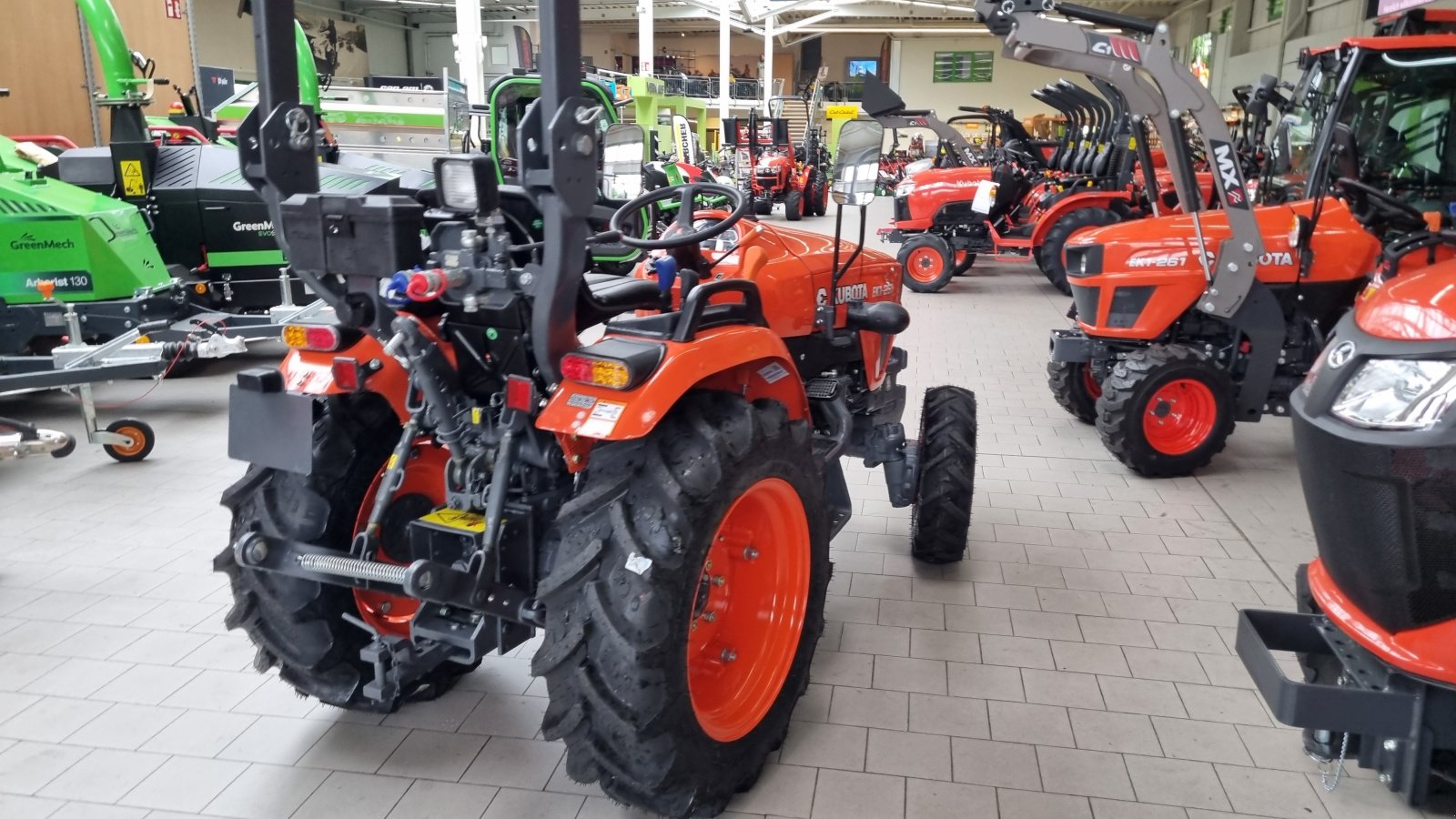 Kommunaltraktor du type Kubota EK1-261, Neumaschine en Olpe (Photo 7)