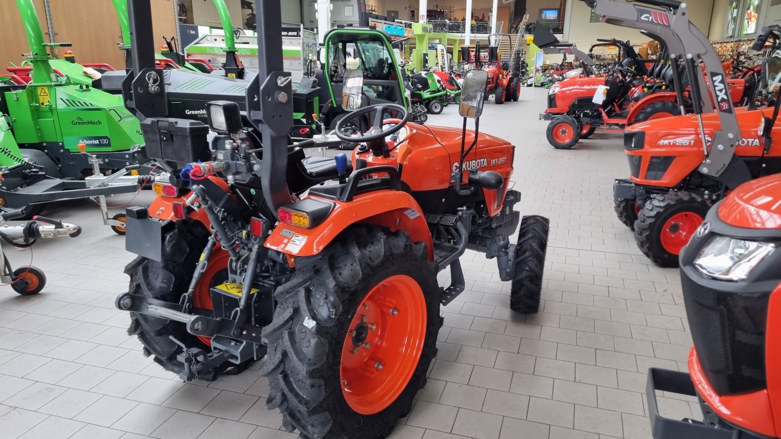 Kommunaltraktor of the type Kubota EK1-261, Neumaschine in Olpe (Picture 8)