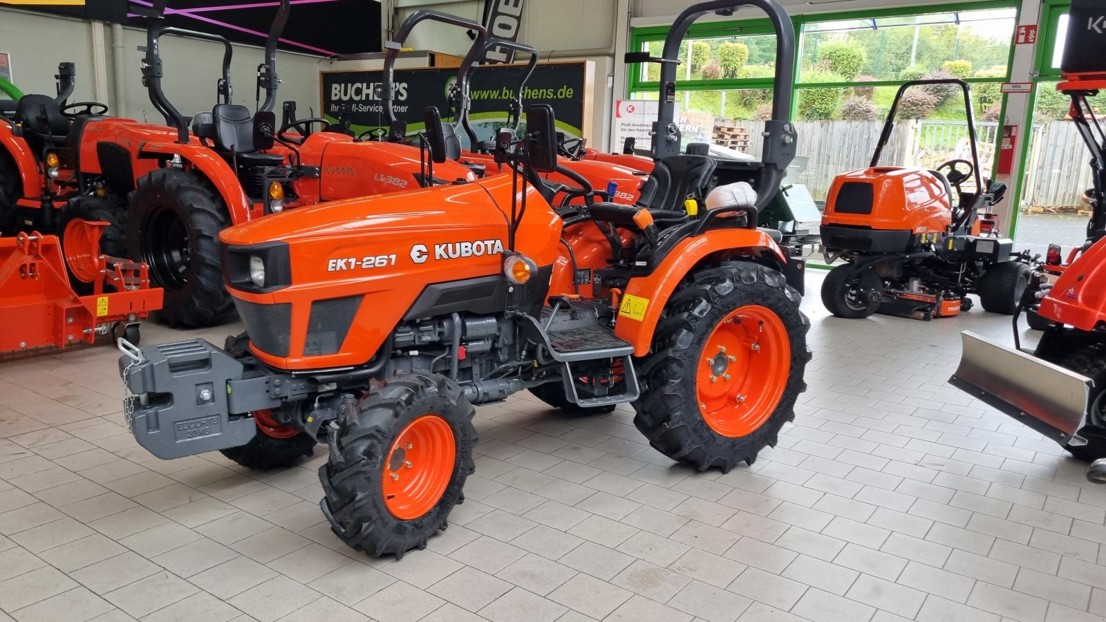 Kommunaltraktor of the type Kubota EK1-261, Neumaschine in Olpe (Picture 11)