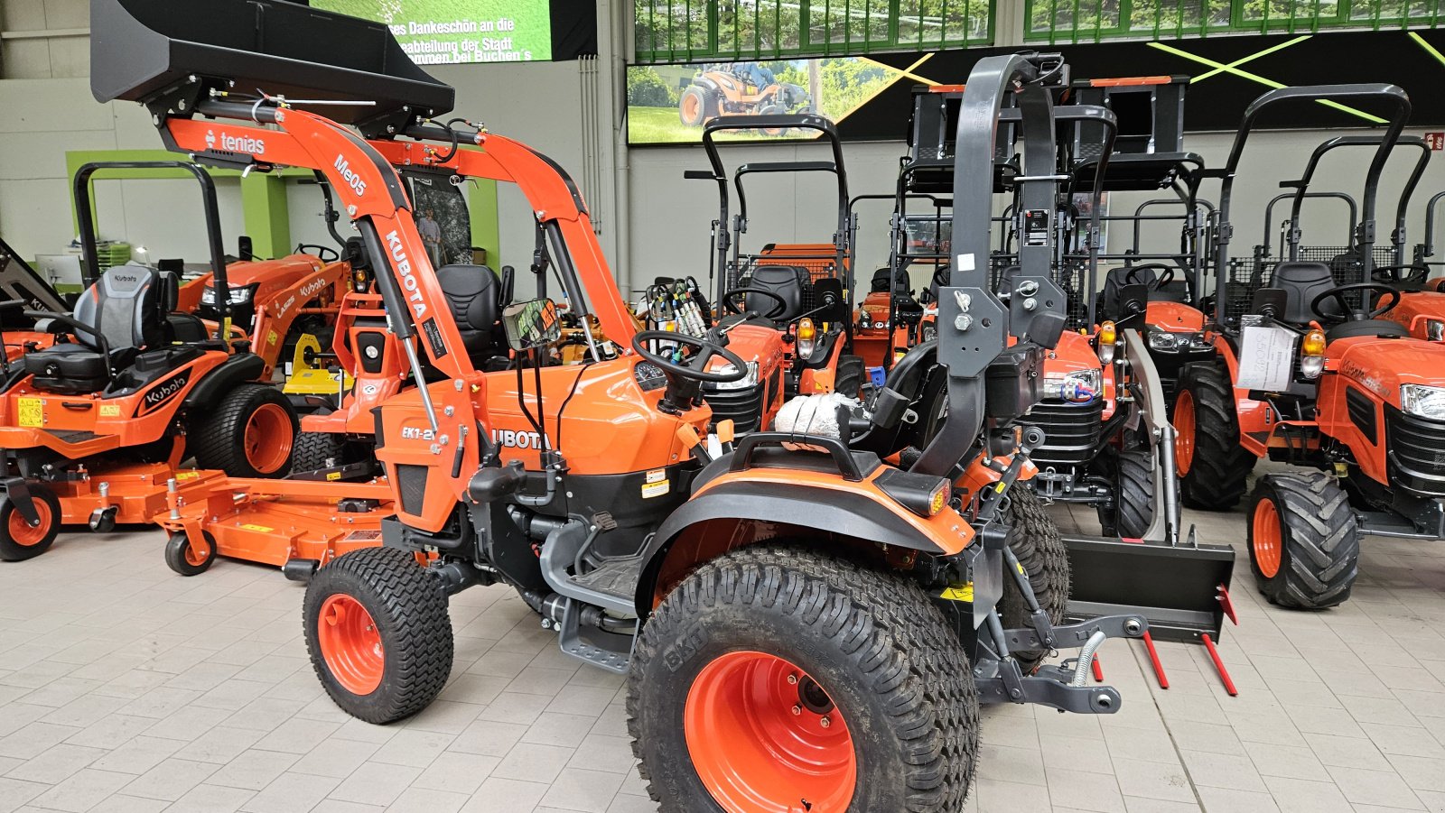 Kommunaltraktor typu Kubota EK1-261, Neumaschine v Olpe (Obrázek 7)