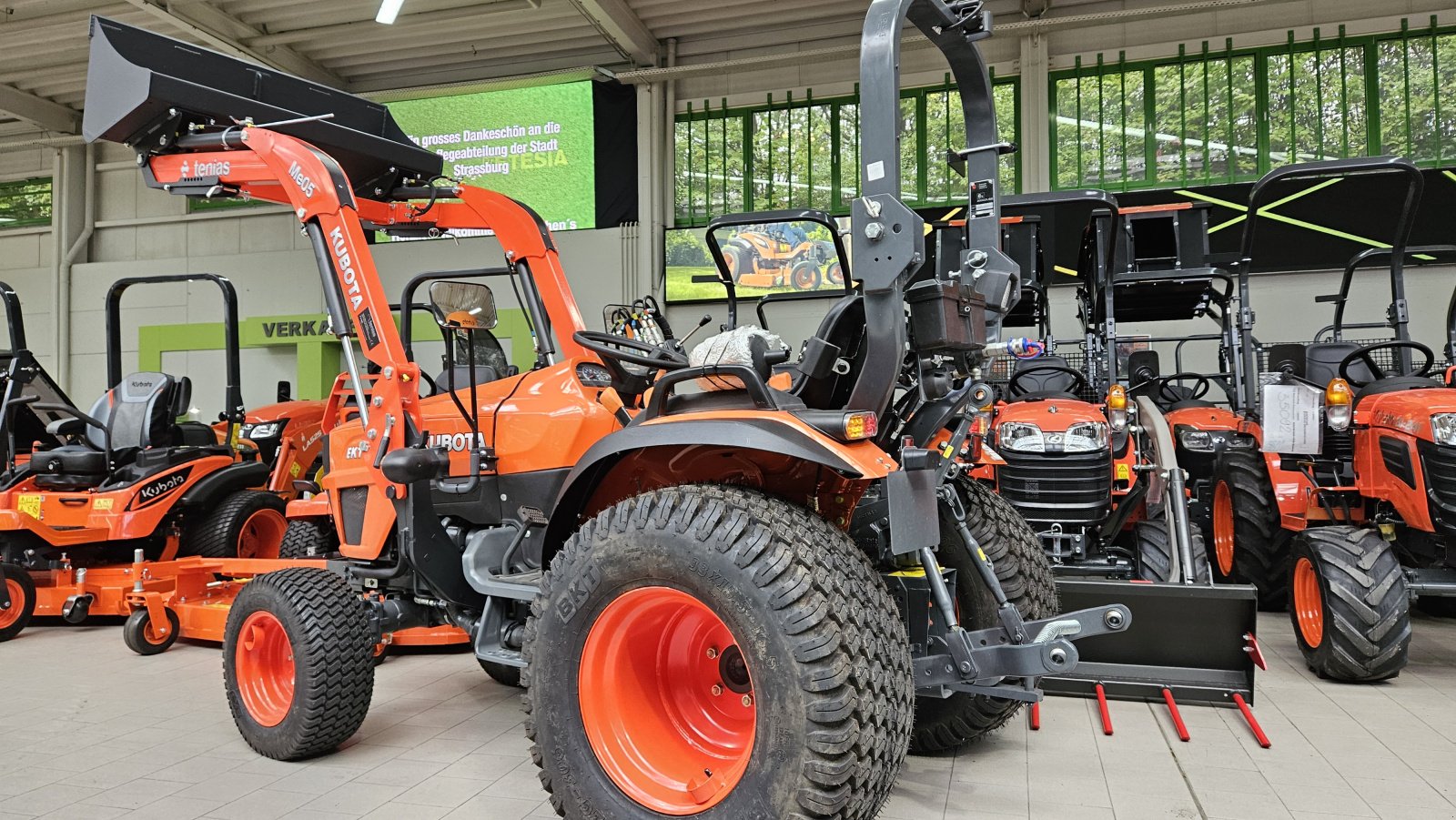 Kommunaltraktor του τύπου Kubota EK1-261, Neumaschine σε Olpe (Φωτογραφία 8)