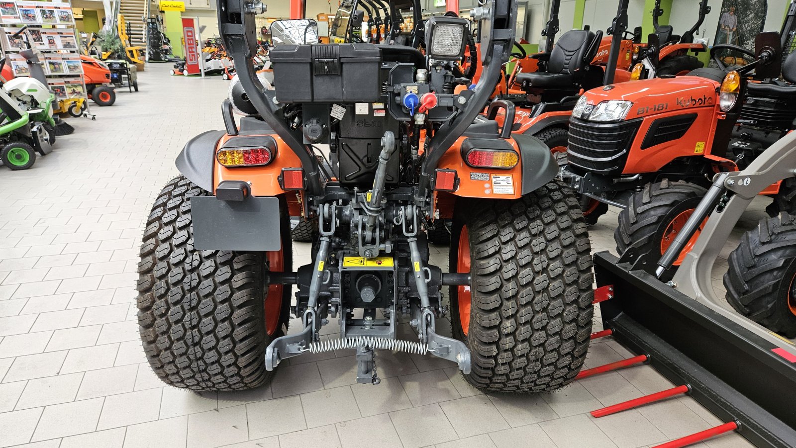 Kommunaltraktor van het type Kubota EK1-261, Neumaschine in Olpe (Foto 9)