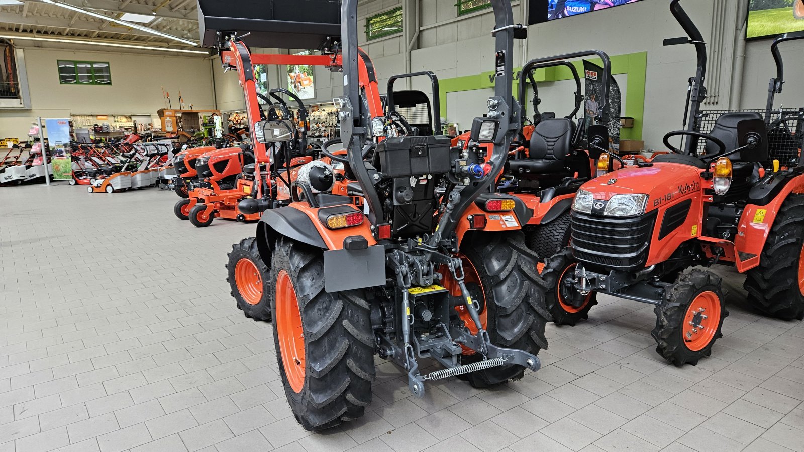 Kommunaltraktor of the type Kubota EK1-261, Neumaschine in Olpe (Picture 4)