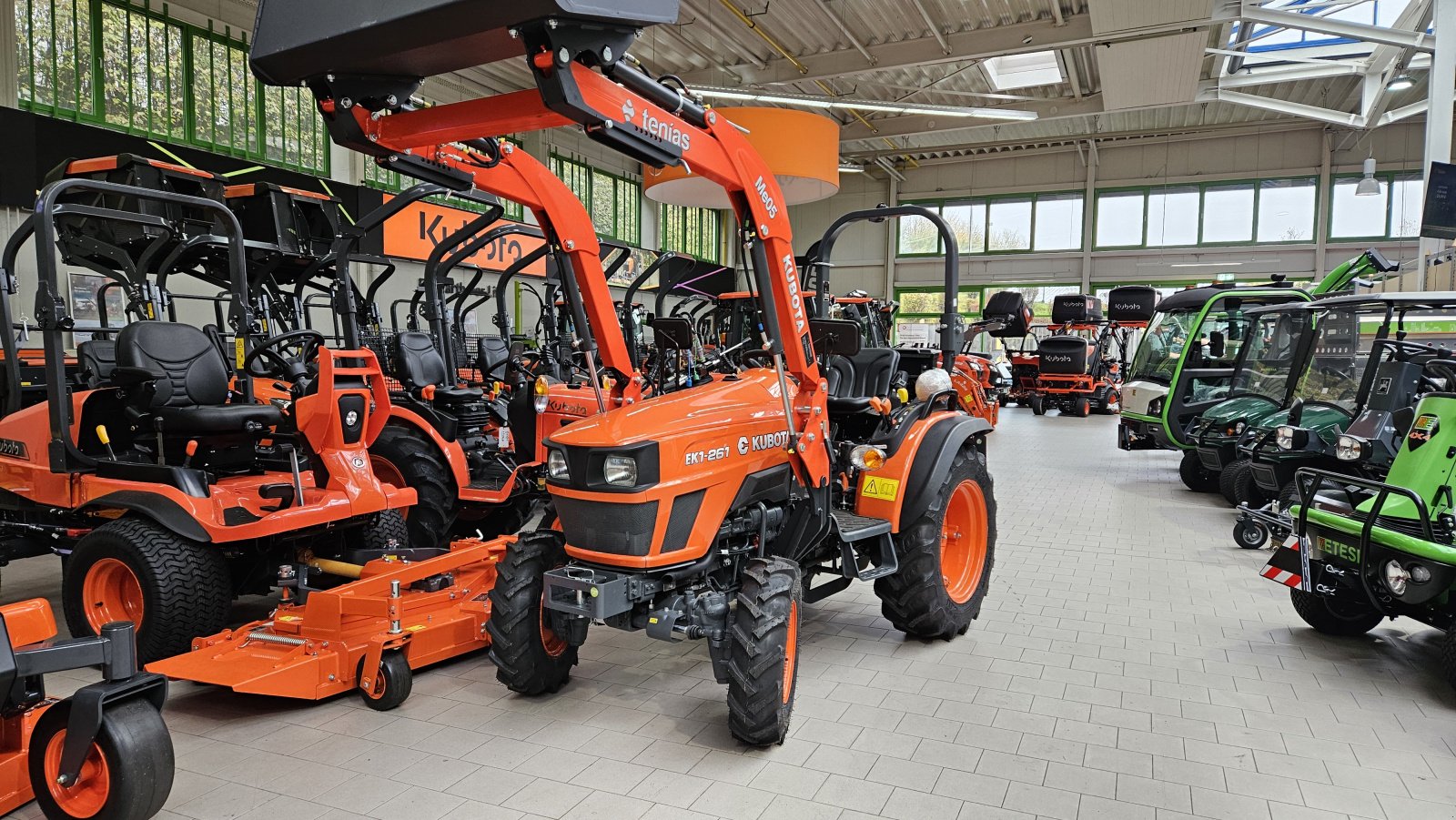 Kommunaltraktor του τύπου Kubota EK1-261, Neumaschine σε Olpe (Φωτογραφία 7)