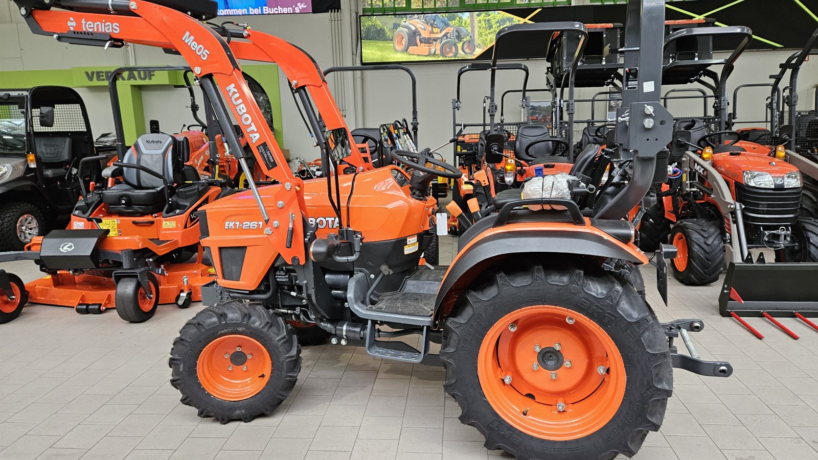 Kommunaltraktor of the type Kubota EK1-261, Neumaschine in Olpe (Picture 8)