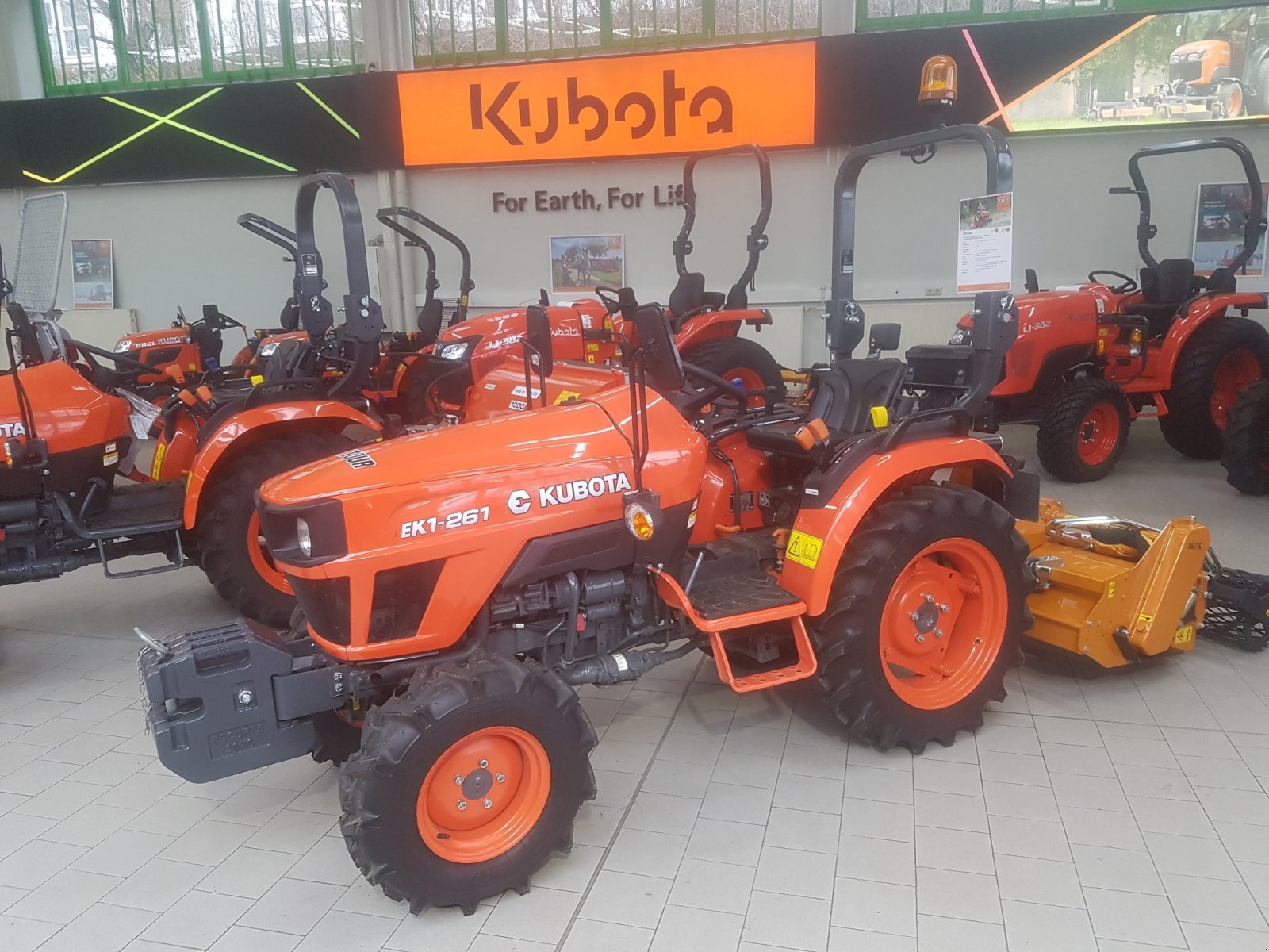 Kommunaltraktor van het type Kubota EK1-261, Neumaschine in Olpe (Foto 8)