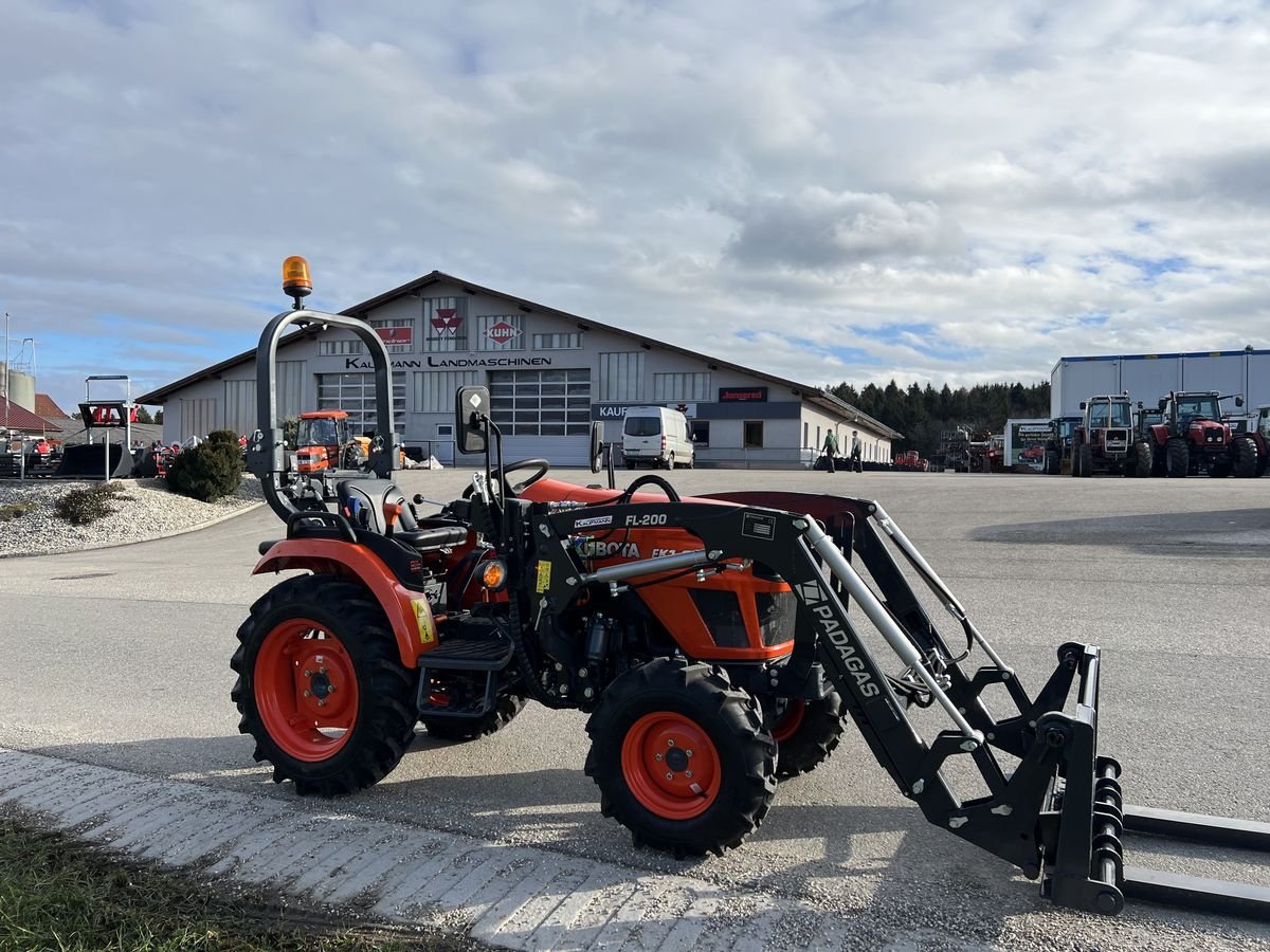 Kommunaltraktor van het type Kubota EK1-261, Neumaschine in NATTERNBACH (Foto 7)