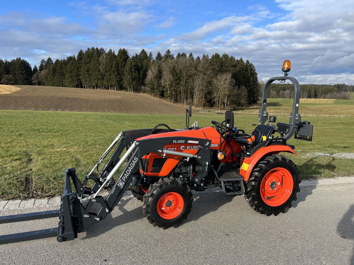 Kommunaltraktor van het type Kubota EK1-261, Neumaschine in NATTERNBACH (Foto 2)