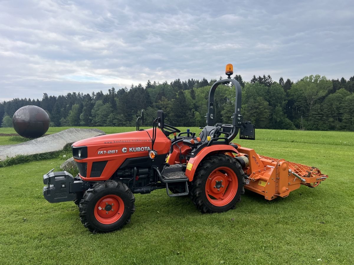 Kommunaltraktor du type Kubota EK1-261, Vorführmaschine en NATTERNBACH (Photo 1)