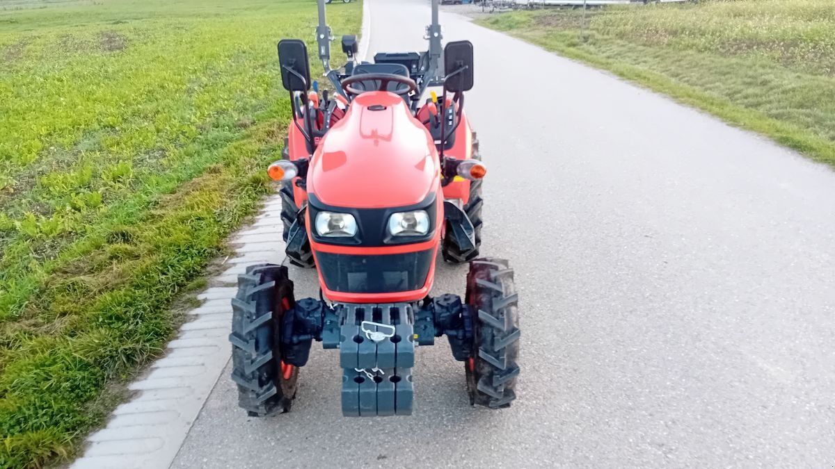 Kommunaltraktor van het type Kubota EK1-261, Gebrauchtmaschine in NATTERNBACH (Foto 9)