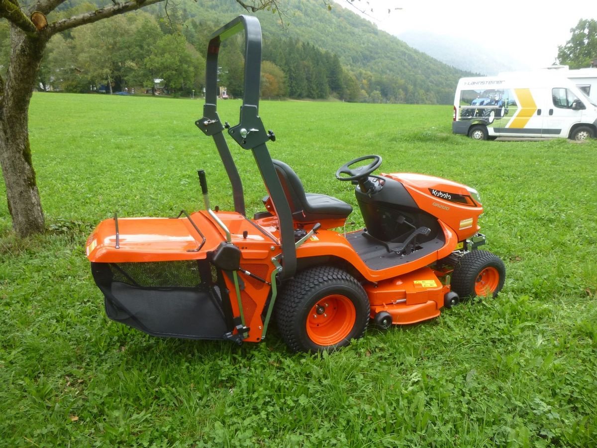 Kommunaltraktor typu Kubota GR2120 MKIII mit Sturzbügel *** LAGERND!!!, Neumaschine v Ebensee (Obrázek 8)