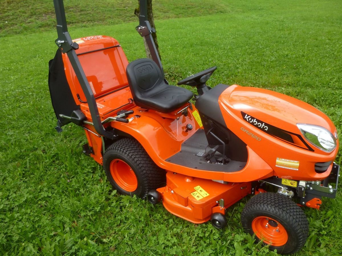 Kommunaltraktor typu Kubota GR2120 MKIII mit Sturzbügel *** LAGERND!!!, Neumaschine v Ebensee (Obrázek 14)