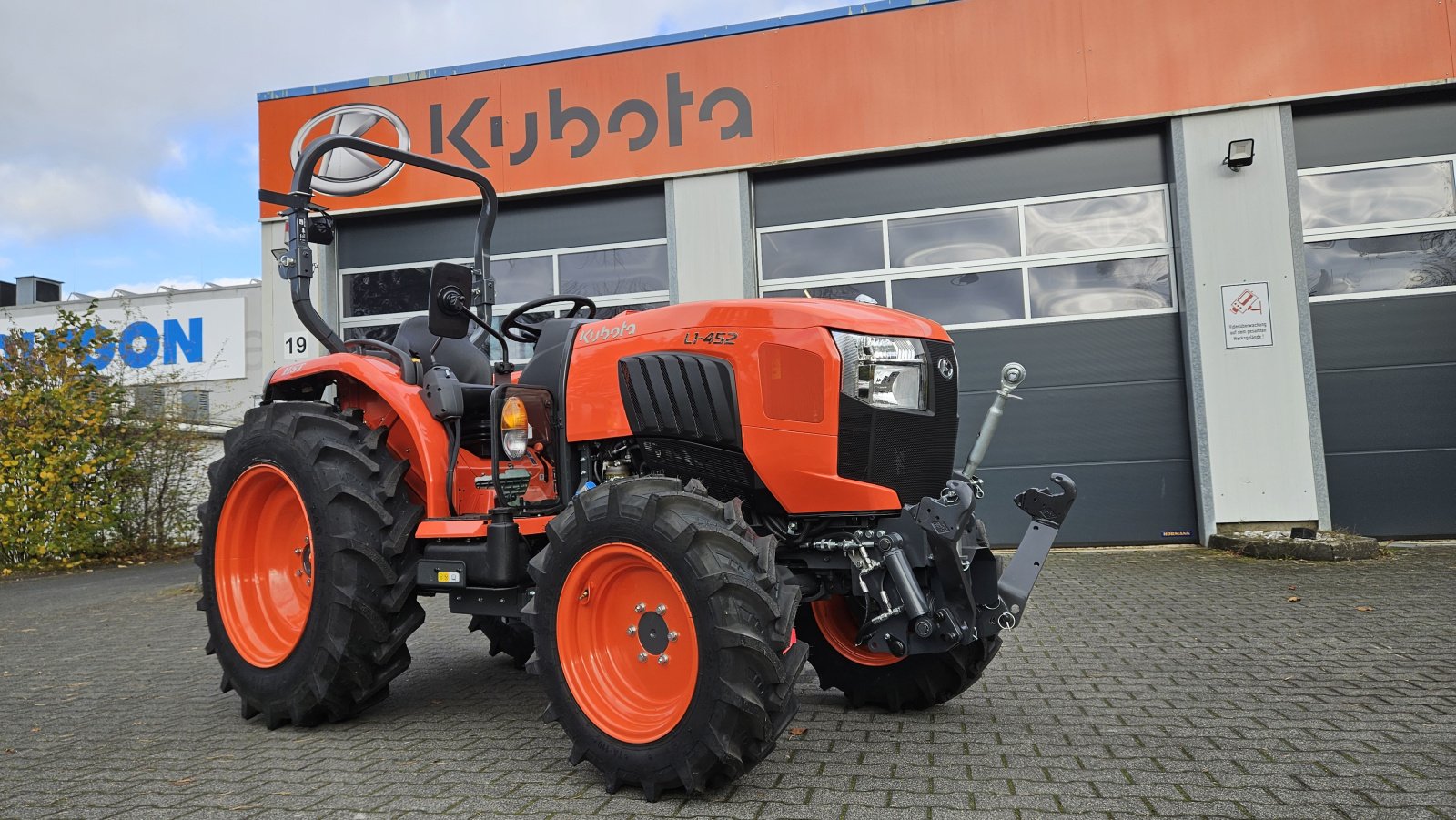 Kommunaltraktor des Typs Kubota L 1-452 HST, Neumaschine in Olpe (Bild 1)