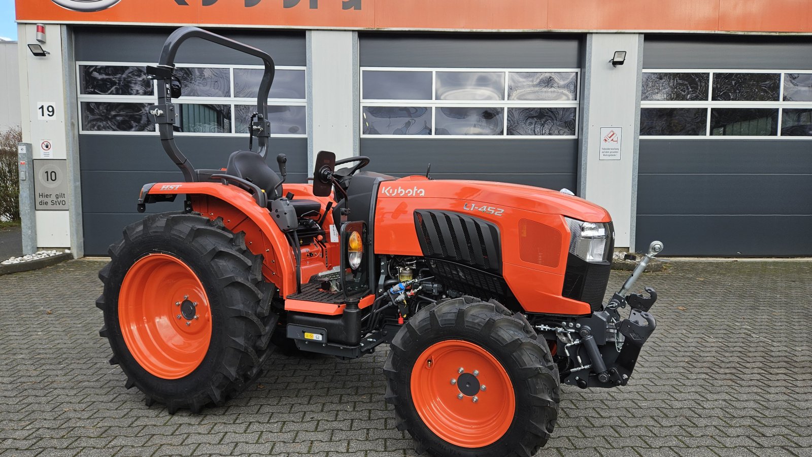 Kommunaltraktor van het type Kubota L 1-452 HST, Neumaschine in Olpe (Foto 2)