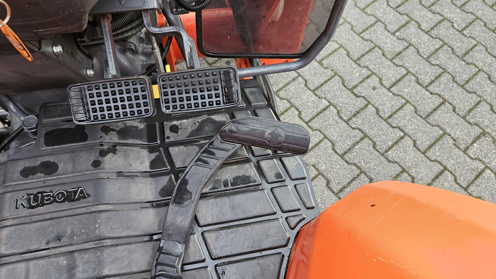 Kommunaltraktor des Typs Kubota L 4100 HDW, Gebrauchtmaschine in Olpe (Bild 15)