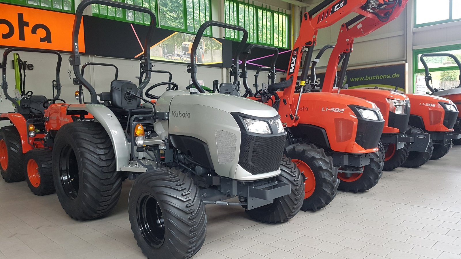 Kommunaltraktor typu Kubota L1-382 ab 0,99%, Neumaschine w Olpe (Zdjęcie 1)