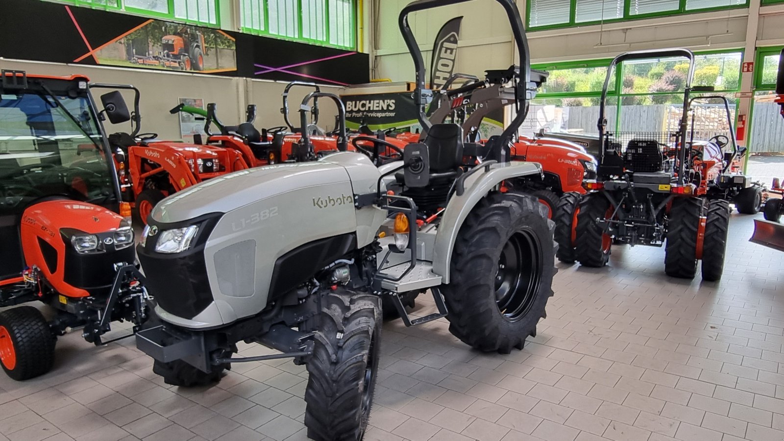 Kommunaltraktor типа Kubota L1-382 ab 0,99%, Neumaschine в Olpe (Фотография 3)