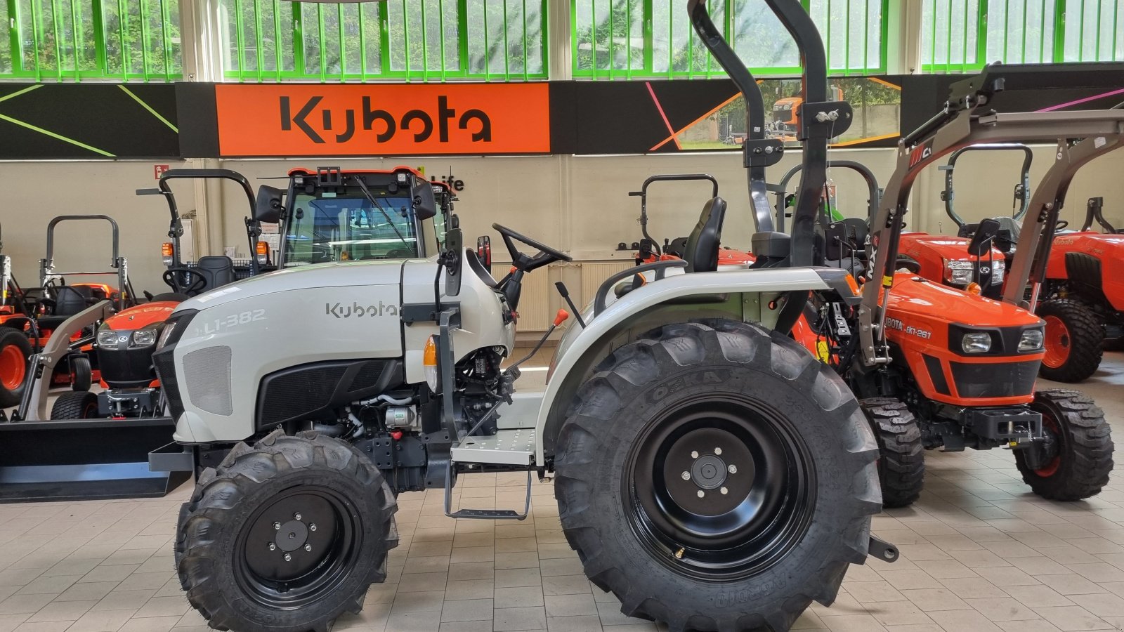 Kommunaltraktor типа Kubota L1-382 ab 0,99%, Neumaschine в Olpe (Фотография 9)