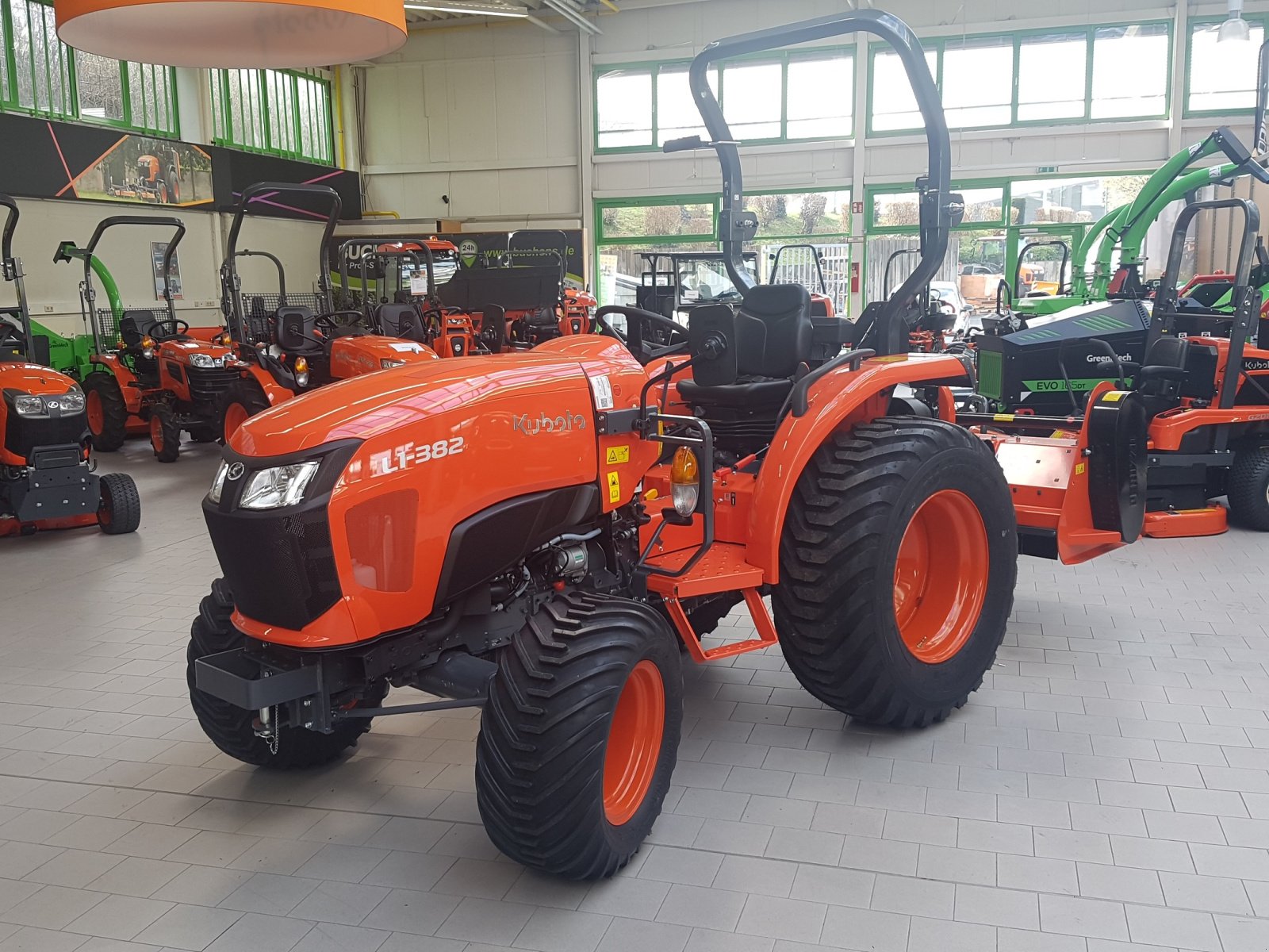 Kommunaltraktor του τύπου Kubota L1-382 H ab 0,99%, Neumaschine σε Olpe (Φωτογραφία 2)