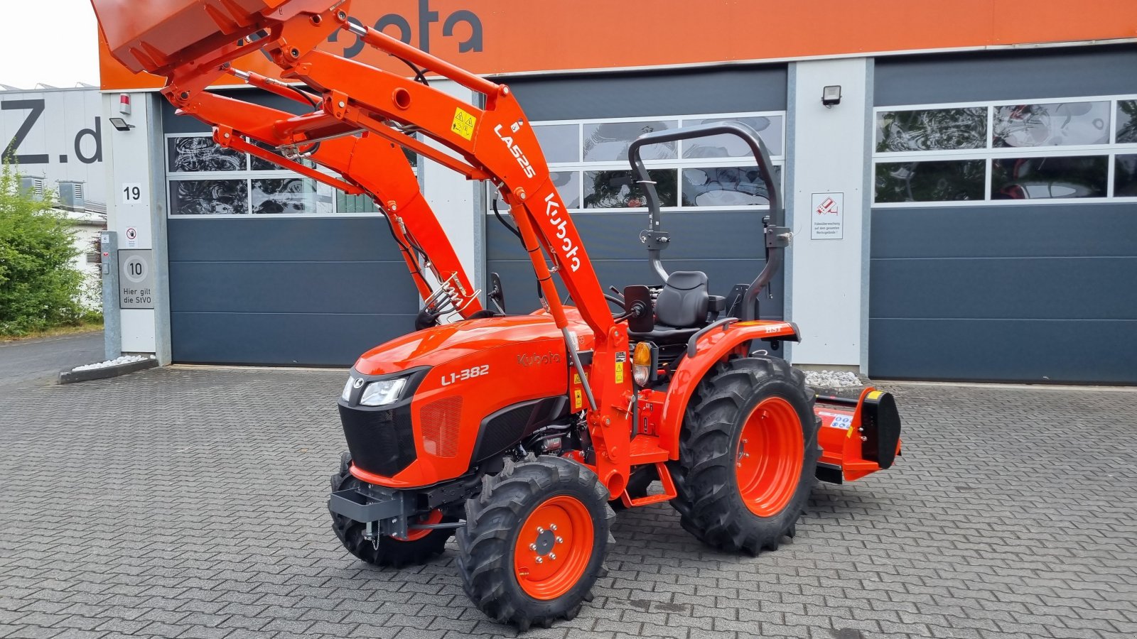 Kommunaltraktor tipa Kubota L1-382 H  Demo ab 0,99%, Neumaschine u Olpe (Slika 8)