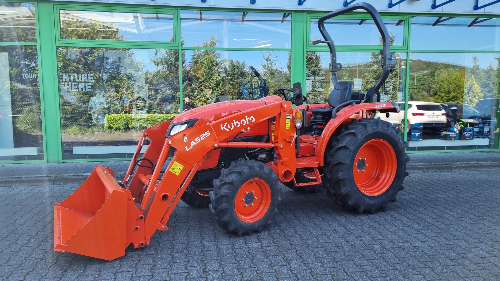 Kommunaltraktor tip Kubota L1-382 HST Frontlader, Neumaschine in Olpe (Poză 4)