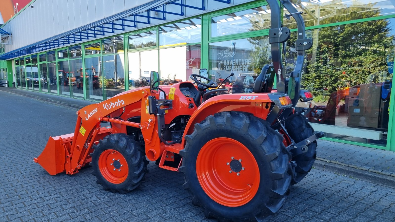 Kommunaltraktor typu Kubota L1-382 HST Frontlader, Neumaschine w Olpe (Zdjęcie 7)