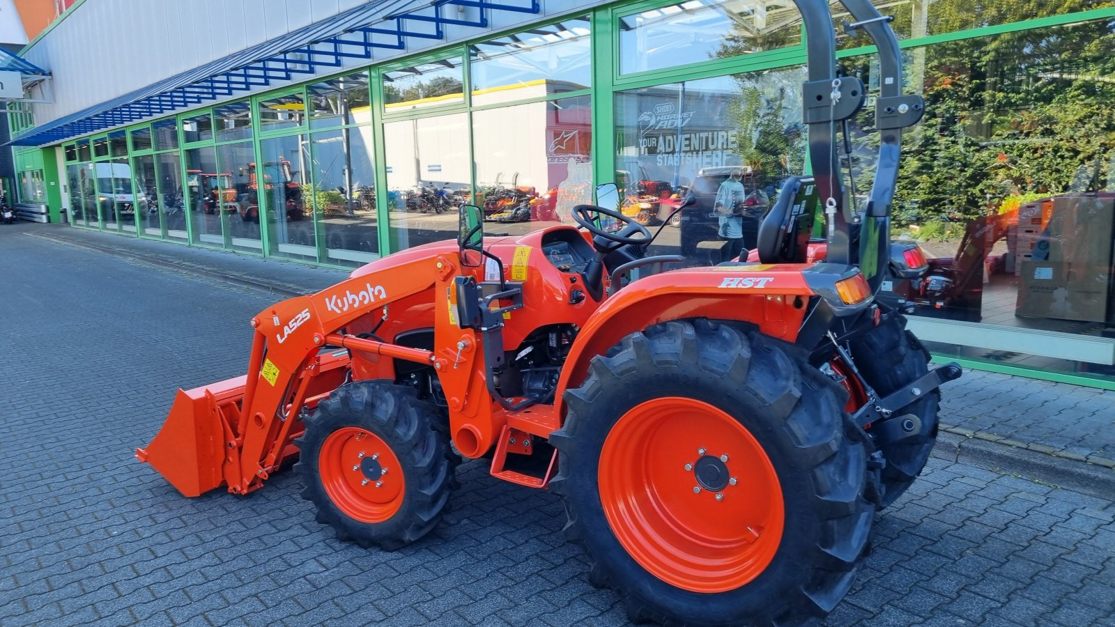 Kommunaltraktor tip Kubota L1-382 HST Frontlader, Neumaschine in Olpe (Poză 8)