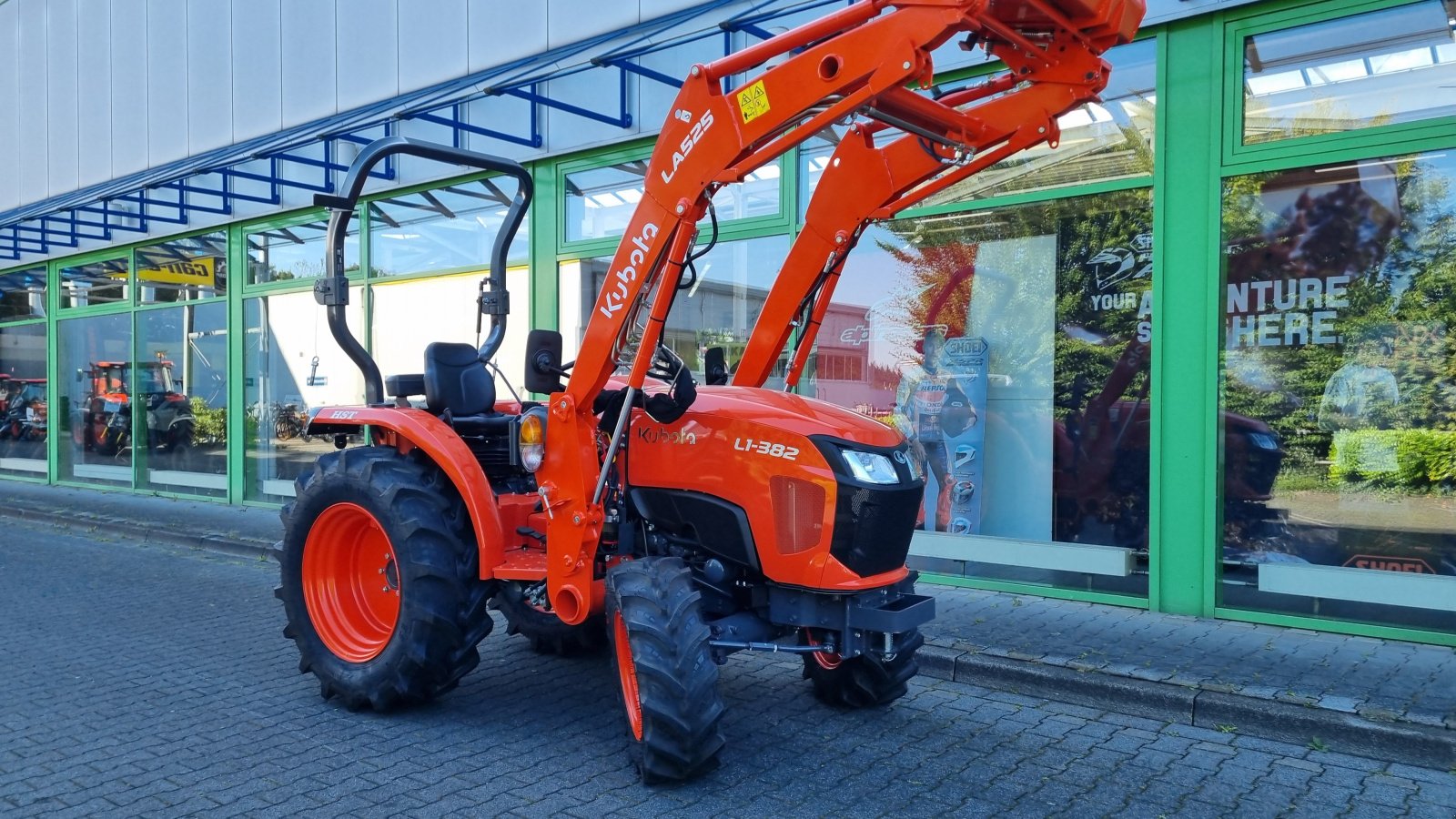 Kommunaltraktor of the type Kubota L1-382 HST Frontlader, Neumaschine in Olpe (Picture 11)