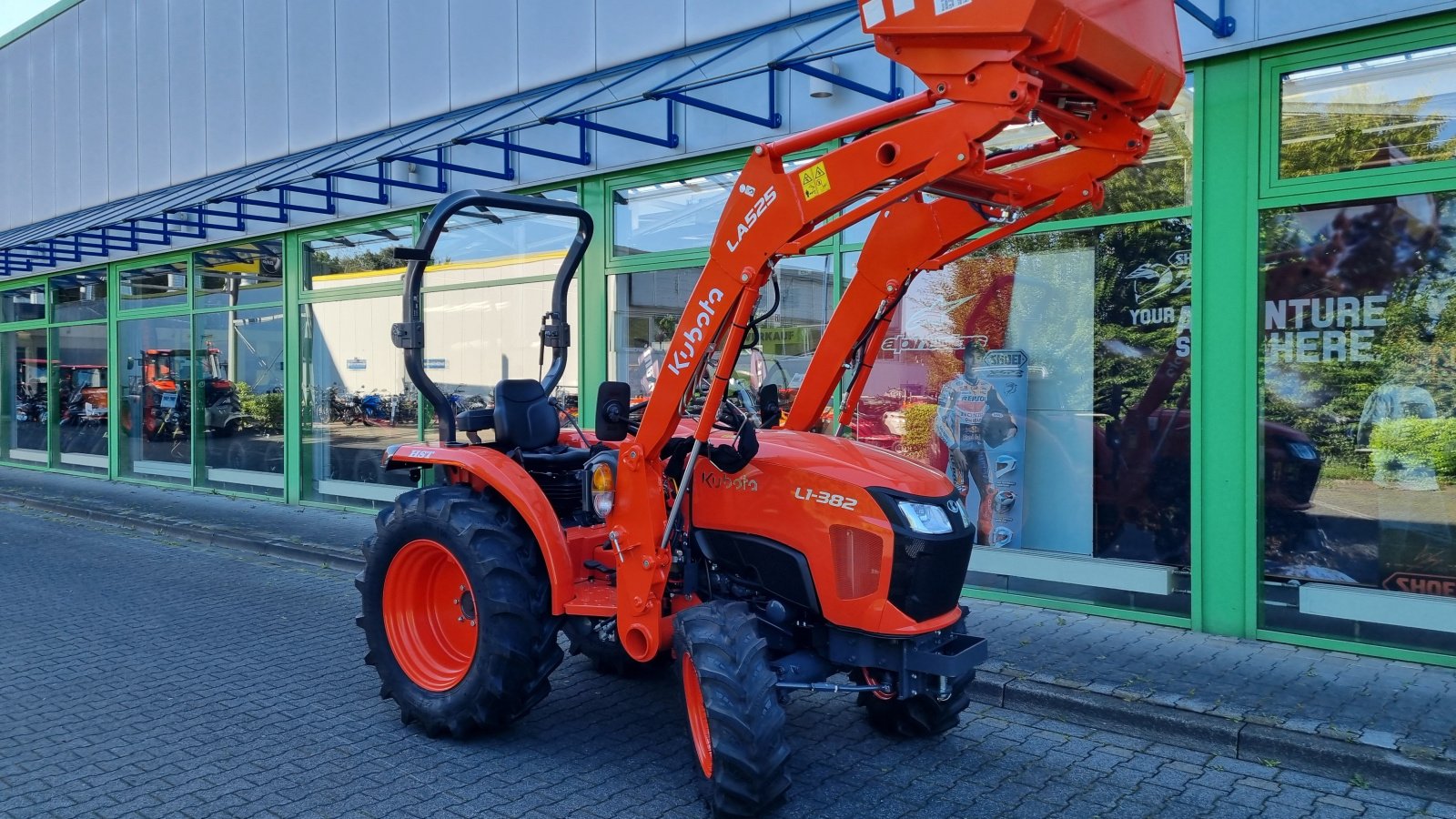 Kommunaltraktor του τύπου Kubota L1-382 HST Frontlader, Neumaschine σε Olpe (Φωτογραφία 12)