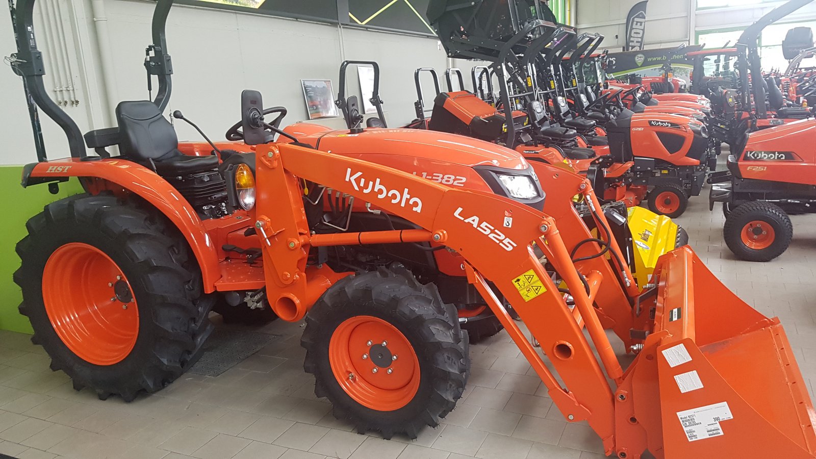 Kommunaltraktor a típus Kubota L1-382 HST Frontlader, Neumaschine ekkor: Olpe (Kép 2)