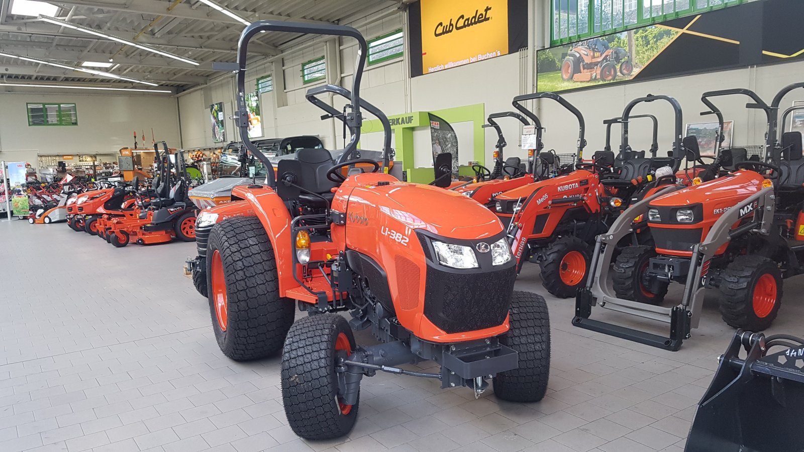 Kommunaltraktor del tipo Kubota L1-382 Turf, Neumaschine en Olpe (Imagen 1)