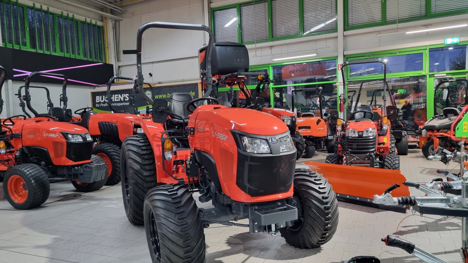 Kommunaltraktor typu Kubota L1-382D ab 0,99%, Neumaschine v Olpe (Obrázok 3)