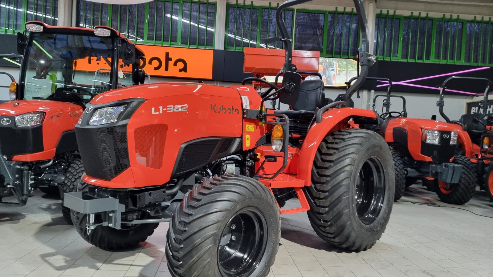 Kommunaltraktor типа Kubota L1-382D ab 0,99%, Neumaschine в Olpe (Фотография 4)