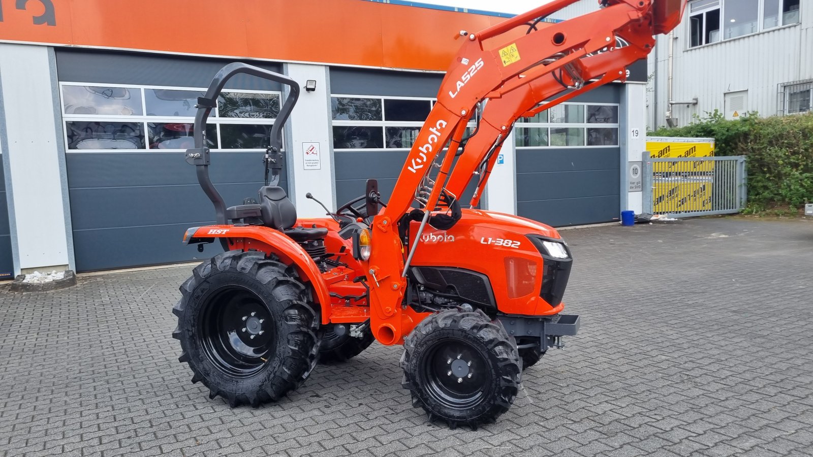 Kommunaltraktor del tipo Kubota L1-382H incl Frontlader ab 0,99%, Neumaschine en Olpe (Imagen 4)