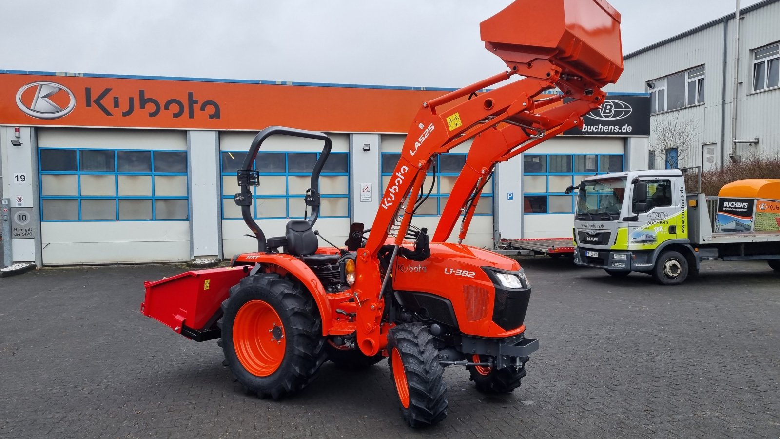 Kommunaltraktor del tipo Kubota L1-382H incl Frontlader ab 0,99%, Neumaschine en Olpe (Imagen 17)