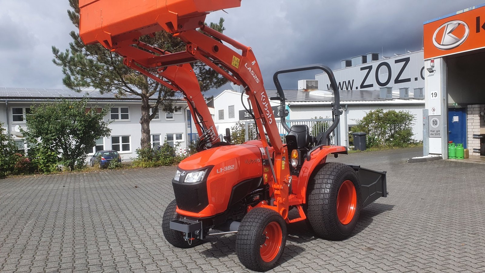 Kommunaltraktor типа Kubota L1-382H incl Frontlader ab 0,99%, Neumaschine в Olpe (Фотография 21)