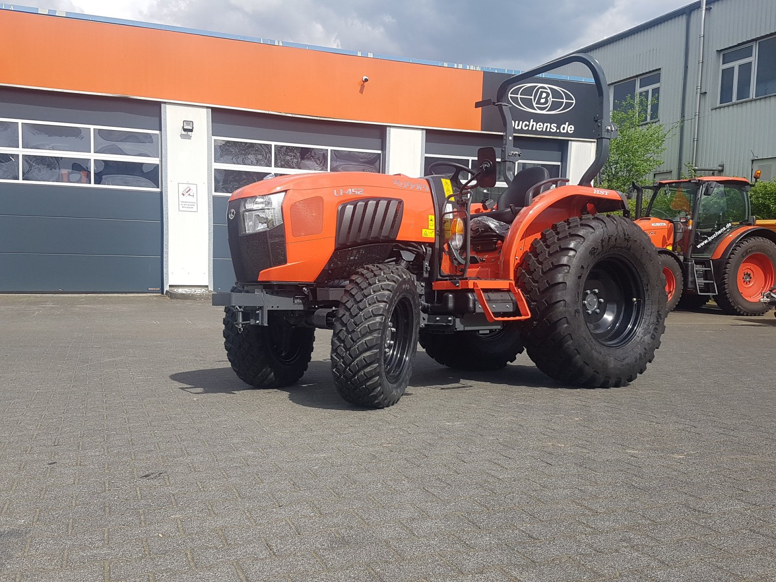 Kommunaltraktor des Typs Kubota L1-452 Hydrostat  ab 0,99%, Neumaschine in Olpe (Bild 4)