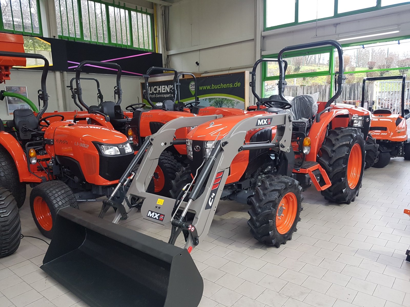 Kommunaltraktor tipa Kubota L1-452 Hydrostat  ab 0,99%, Neumaschine u Olpe (Slika 9)