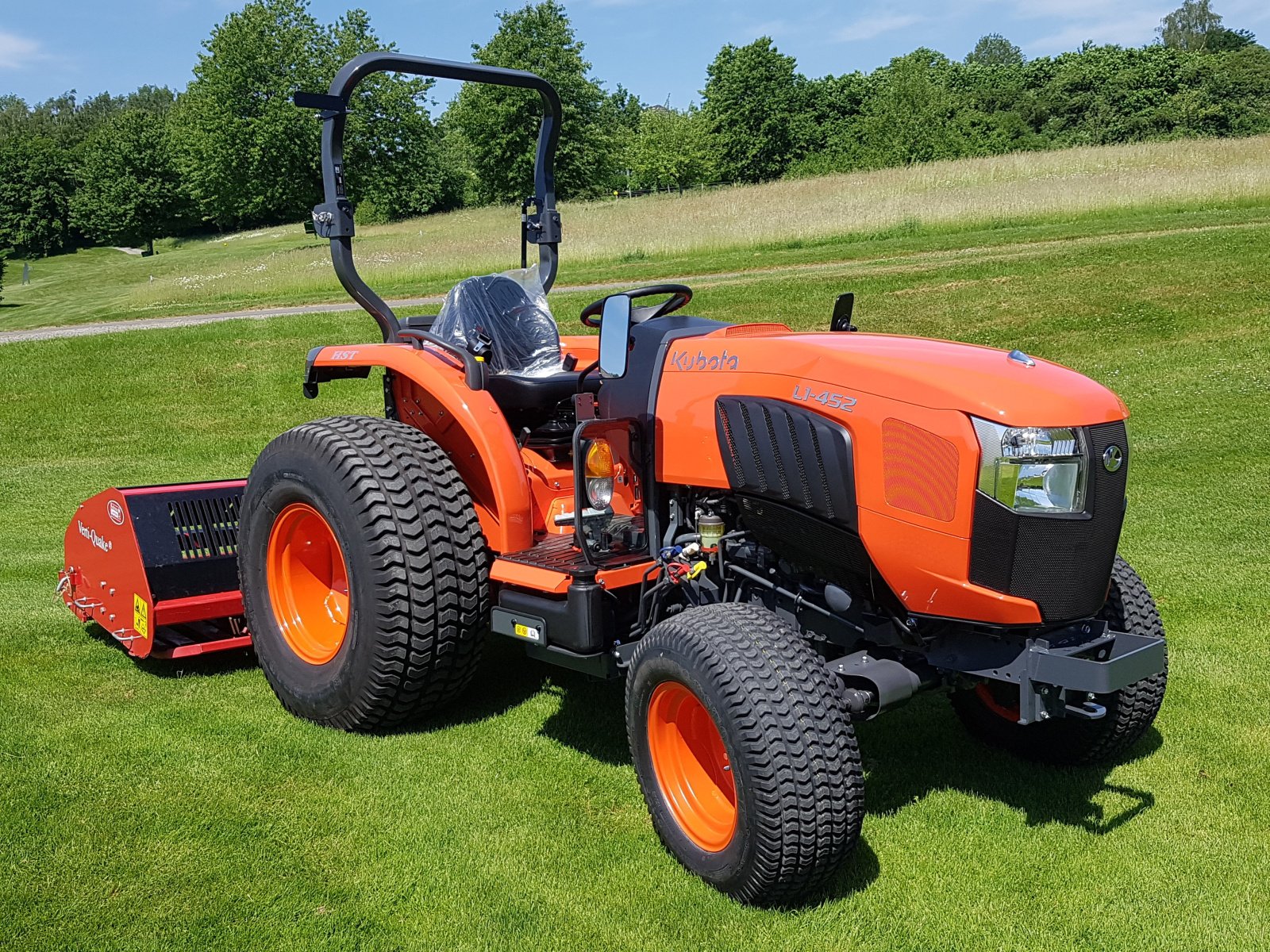 Kommunaltraktor του τύπου Kubota L1-452 Hydrostat ab 0,99% Finanzierung, Neumaschine σε Olpe (Φωτογραφία 1)